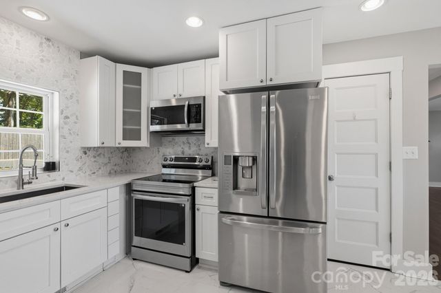 410 N Cannon Boulevard, Kannapolis, NC 28083