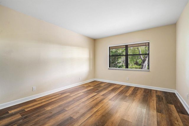5664 Santiago Circle, Boca Raton, FL 33433
