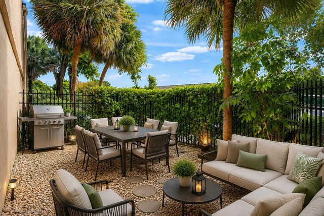 5664 Santiago Circle, Boca Raton, FL 33433