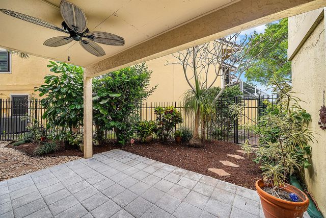 5664 Santiago Circle, Boca Raton, FL 33433