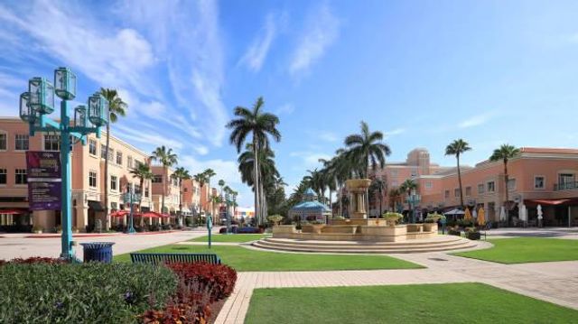 5664 Santiago Circle, Boca Raton, FL 33433
