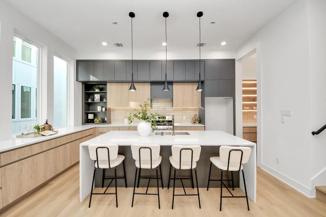 1603 W 25th Street, Houston, TX 77008