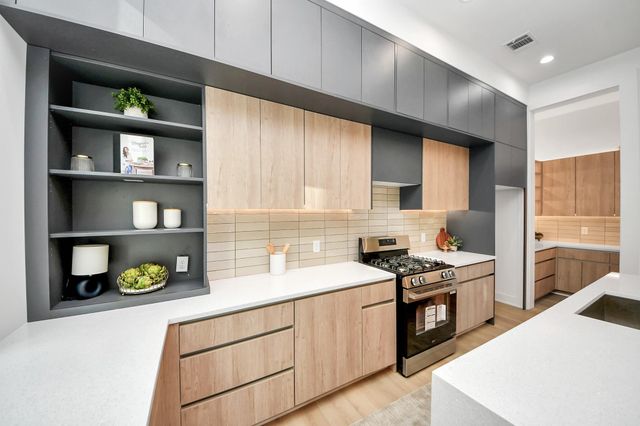 1603 W 25th Street, Houston, TX 77008