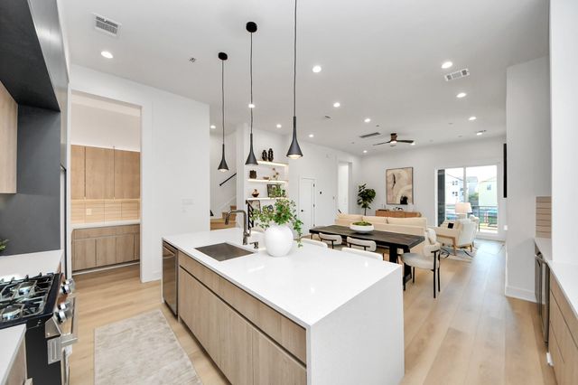 1603 W 25th Street, Houston, TX 77008