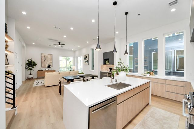 1603 W 25th Street, Houston, TX 77008