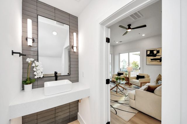 1603 W 25th Street, Houston, TX 77008