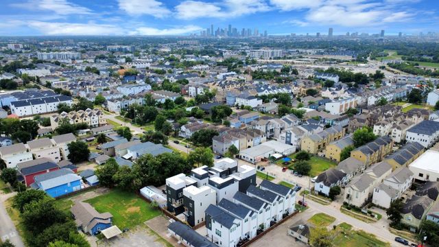1603 W 25th Street, Houston, TX 77008