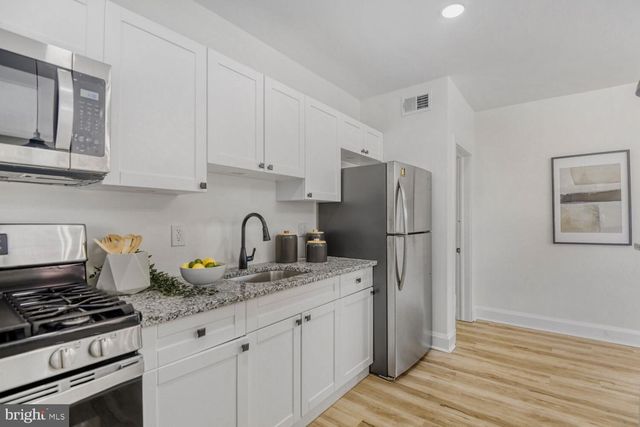 100 SHIPWAY, Dundalk, MD 21222