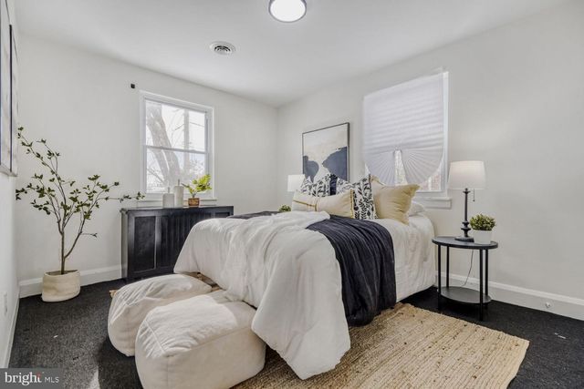 100 SHIPWAY, Dundalk, MD 21222