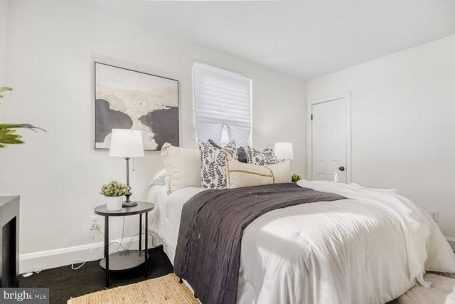 100 SHIPWAY, Dundalk, MD 21222