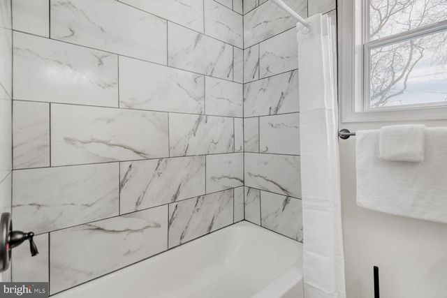 100 SHIPWAY, Dundalk, MD 21222