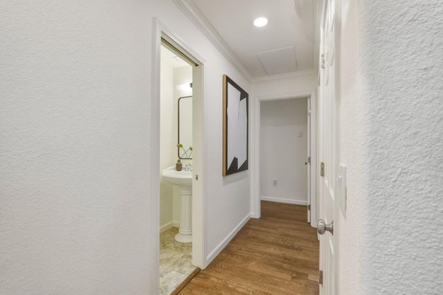 250 Alexander Avenue, Redwood City, CA 94061