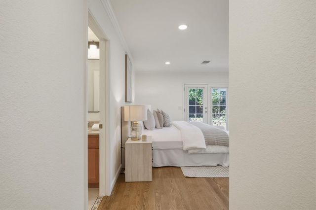 250 Alexander Avenue, Redwood City, CA 94061
