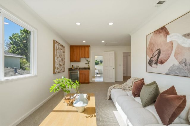 250 Alexander Avenue, Redwood City, CA 94061