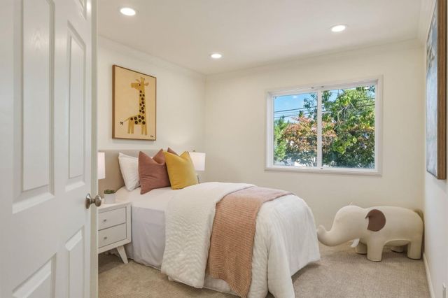 250 Alexander Avenue, Redwood City, CA 94061