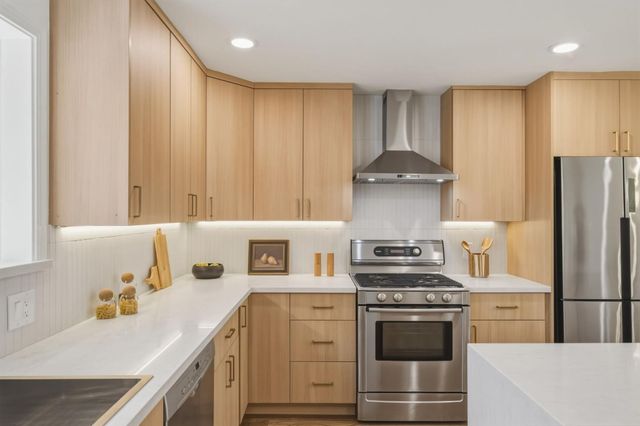 250 Alexander Avenue, Redwood City, CA 94061