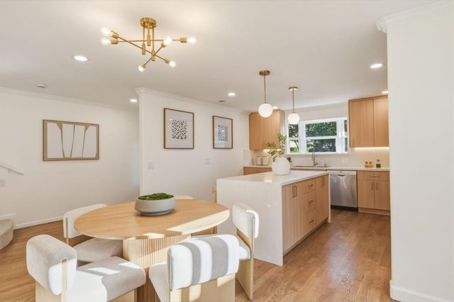 250 Alexander Avenue, Redwood City, CA 94061