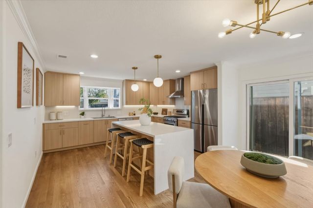 250 Alexander Avenue, Redwood City, CA 94061