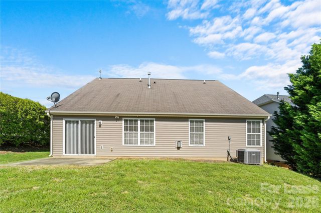 1459 Moss Creek Drive, Harrisburg, NC 28075