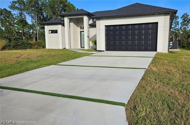 1402 5th AVE, Lehigh Acres, FL 33972