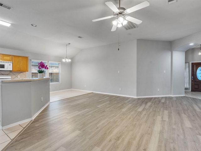 218 Silverbrook Lane, Dickinson, TX 77539