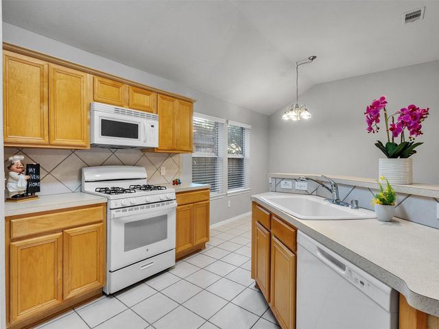 218 Silverbrook Lane, Dickinson, TX 77539