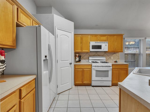 218 Silverbrook Lane, Dickinson, TX 77539