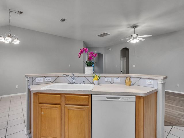 218 Silverbrook Lane, Dickinson, TX 77539