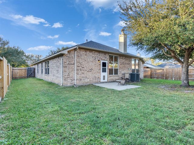 218 Silverbrook Lane, Dickinson, TX 77539