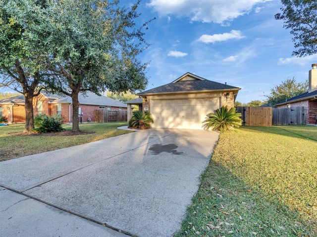 218 Silverbrook Lane, Dickinson, TX 77539