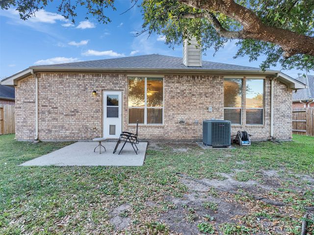 218 Silverbrook Lane, Dickinson, TX 77539