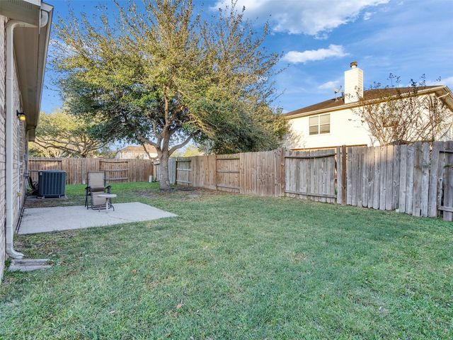 218 Silverbrook Lane, Dickinson, TX 77539