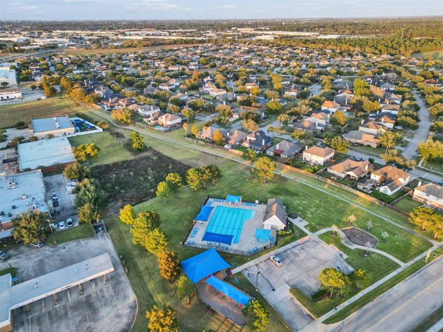 218 Silverbrook Lane, Dickinson, TX 77539