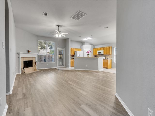 218 Silverbrook Lane, Dickinson, TX 77539