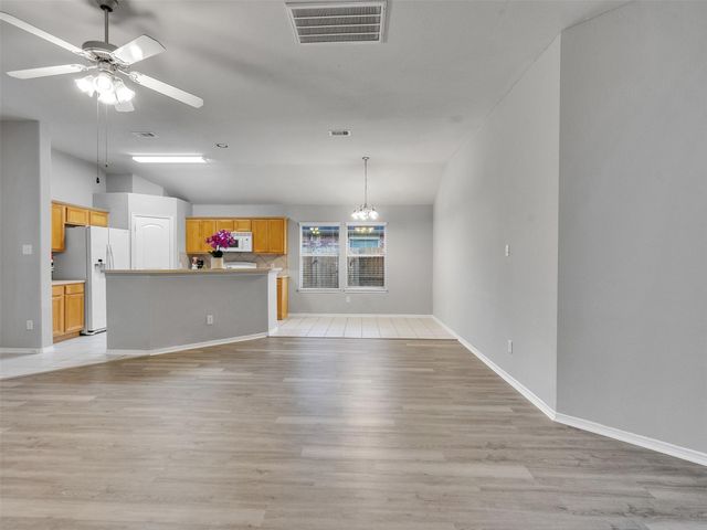 218 Silverbrook Lane, Dickinson, TX 77539