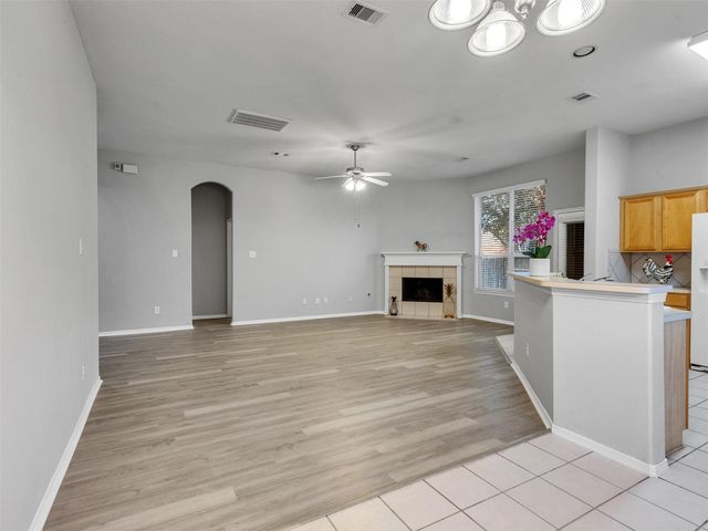 218 Silverbrook Lane, Dickinson, TX 77539