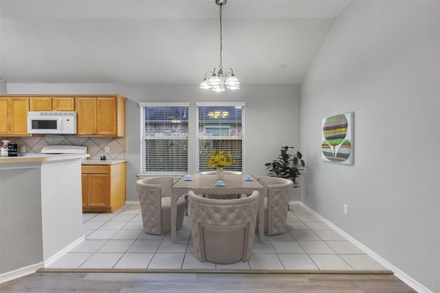 218 Silverbrook Lane, Dickinson, TX 77539