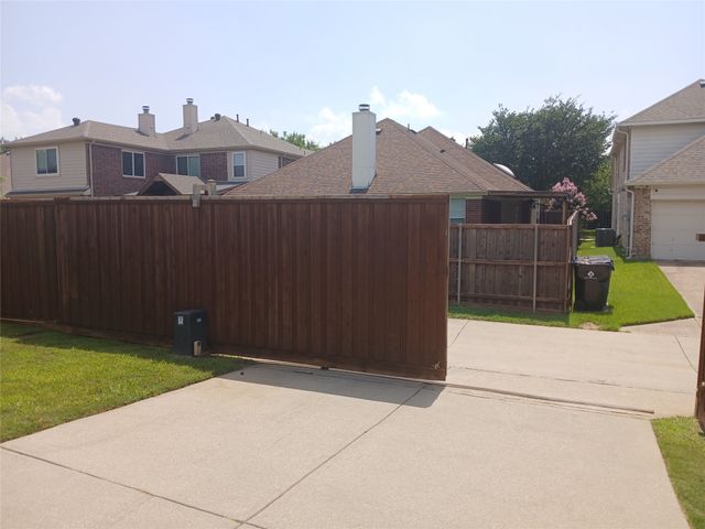 12591 Red Hawk Drive, Frisco, TX 75033