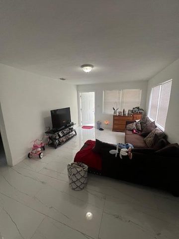 106 NW 12TH Avenue 1-2, Dania Beach, FL 33004