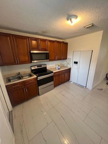 106 NW 12TH Avenue 1-2, Dania Beach, FL 33004