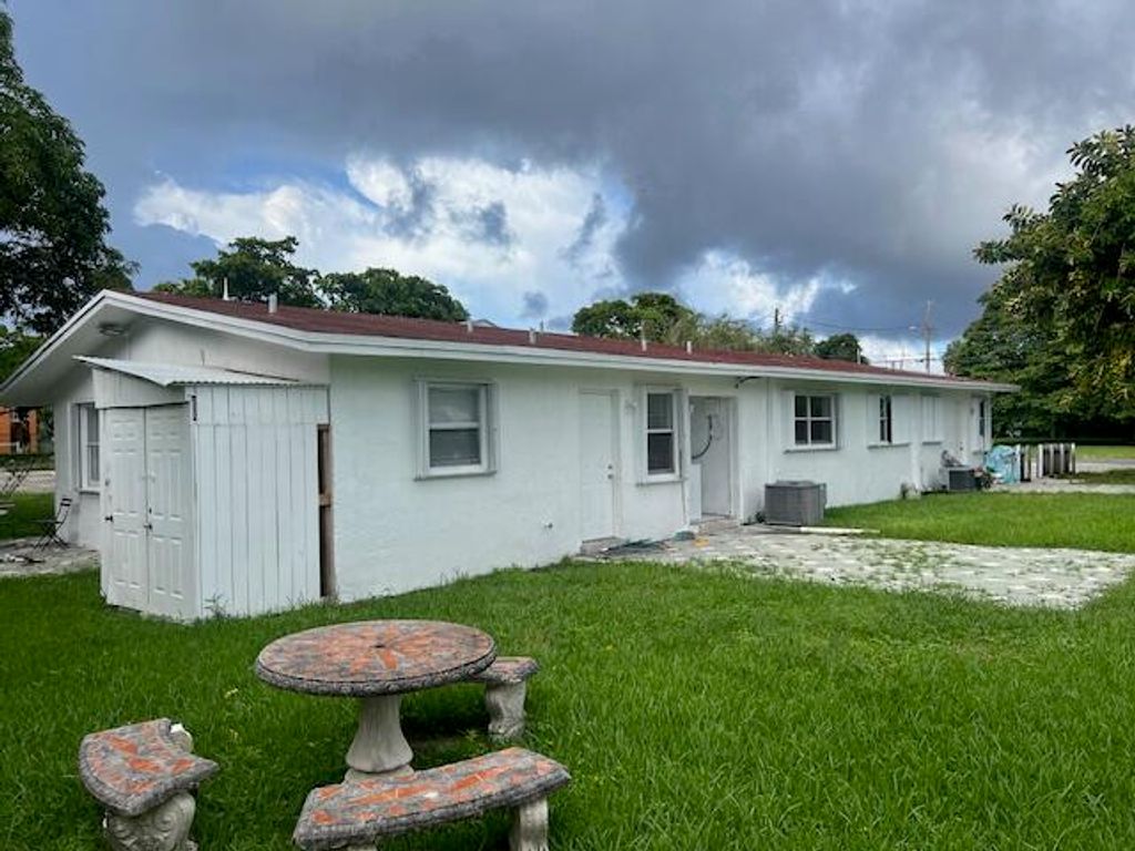 106 NW 12TH Avenue 1-2, Dania Beach, FL 33004