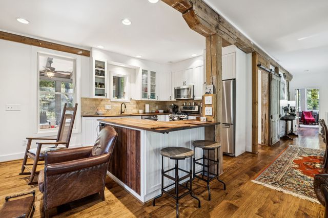 2064 Old Hillsboro Rd, Franklin, TN 37064