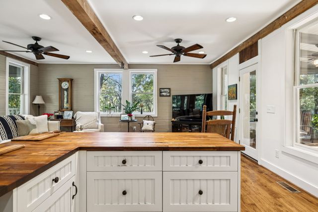 2064 Old Hillsboro Rd, Franklin, TN 37064