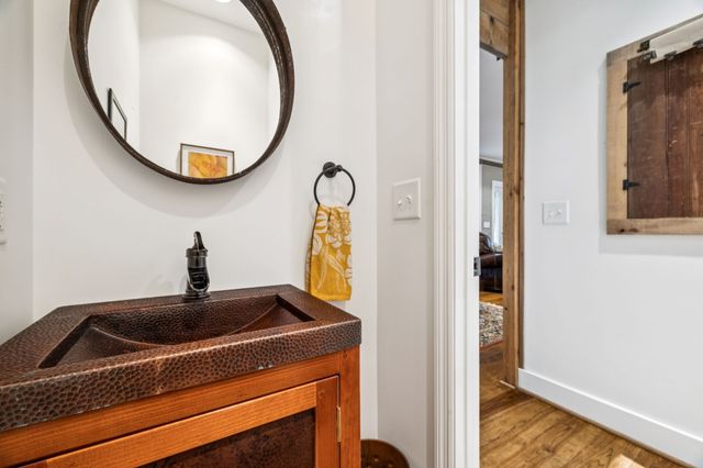 2064 Old Hillsboro Rd, Franklin, TN 37064