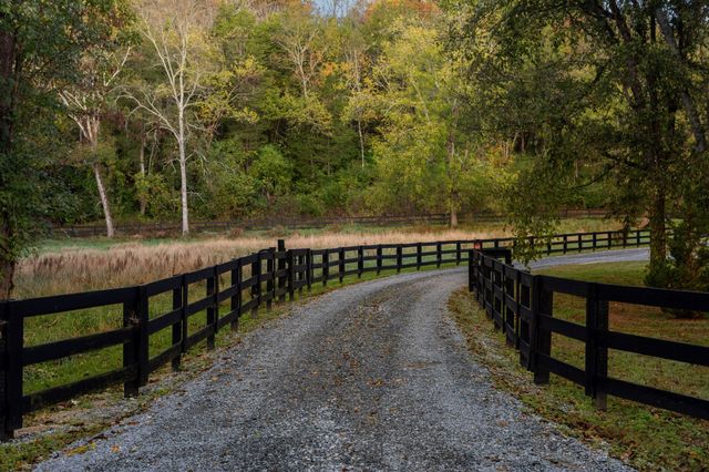 2064 Old Hillsboro Rd, Franklin, TN 37064