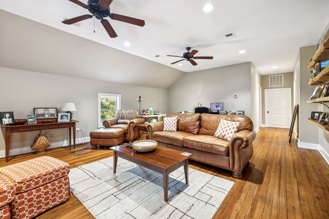 2064 Old Hillsboro Rd, Franklin, TN 37064