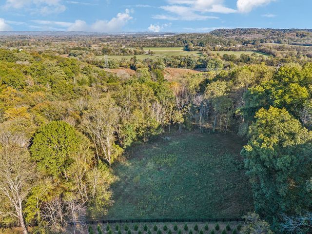 2064 Old Hillsboro Rd, Franklin, TN 37064