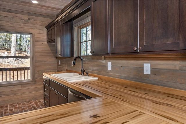 1041 Astro Court NE, Ranger, GA 30734