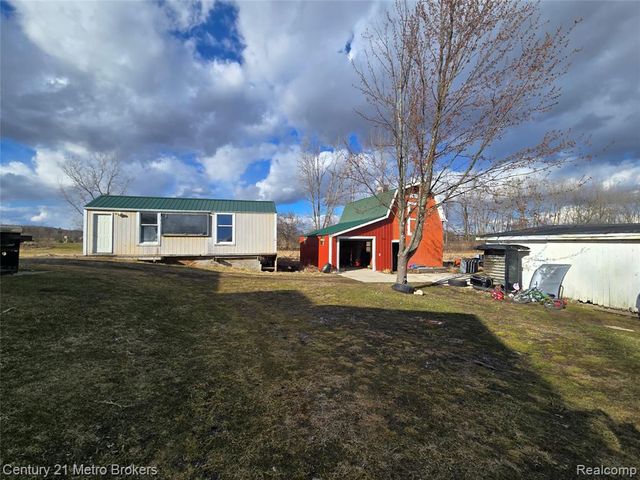 5638 N Lake Road, Columbiaville, MI 48421