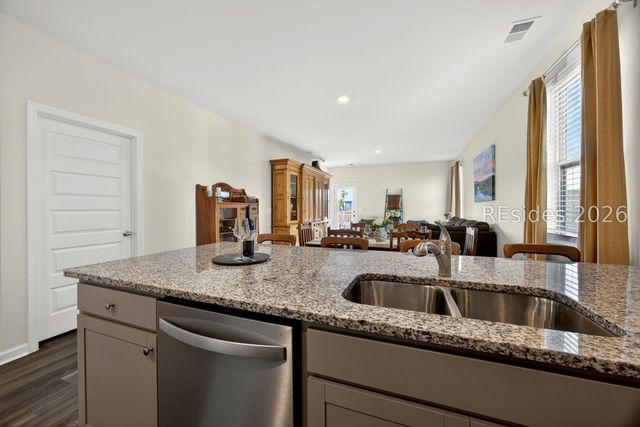 262 Holiday St, Ridgeland, SC 29936